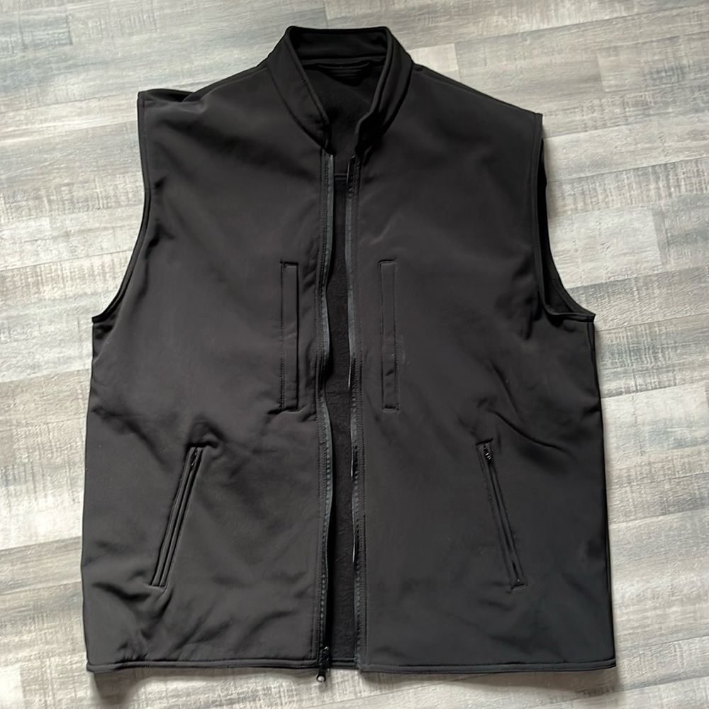Men’s size large black tactical fleece lined vest zipper pockets zip up